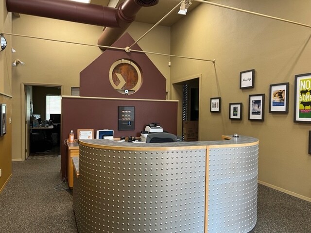More Photos Of 1090 E Lakeshore Dr, Coeur d'Alene Office For Lease
