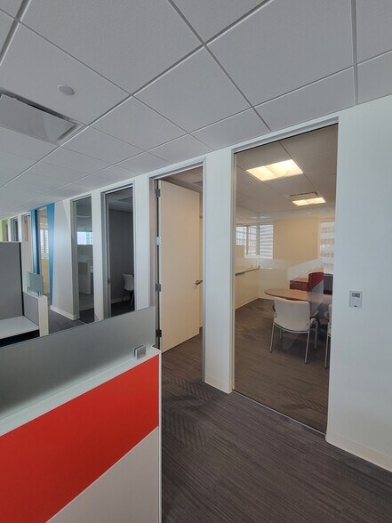More Photos Of 1660 Lincoln St, Denver Coworking Space
