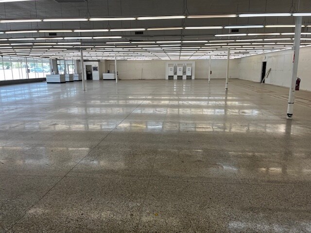 More Photos Of 1480 Pearl Rd, Brunswick General Retail For Sale