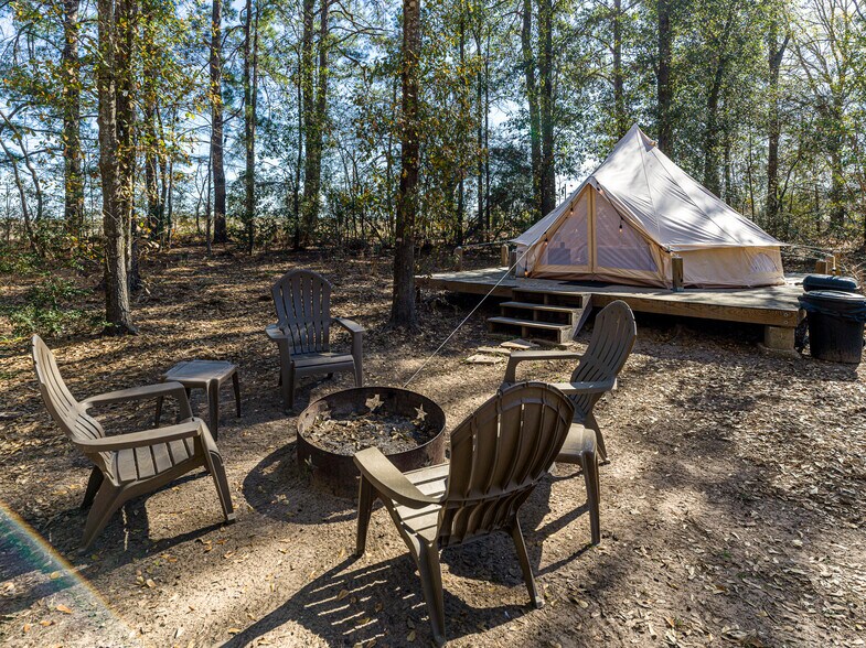 More Photos Of 11201 County Road 203, Plantersville Specialty For Sale