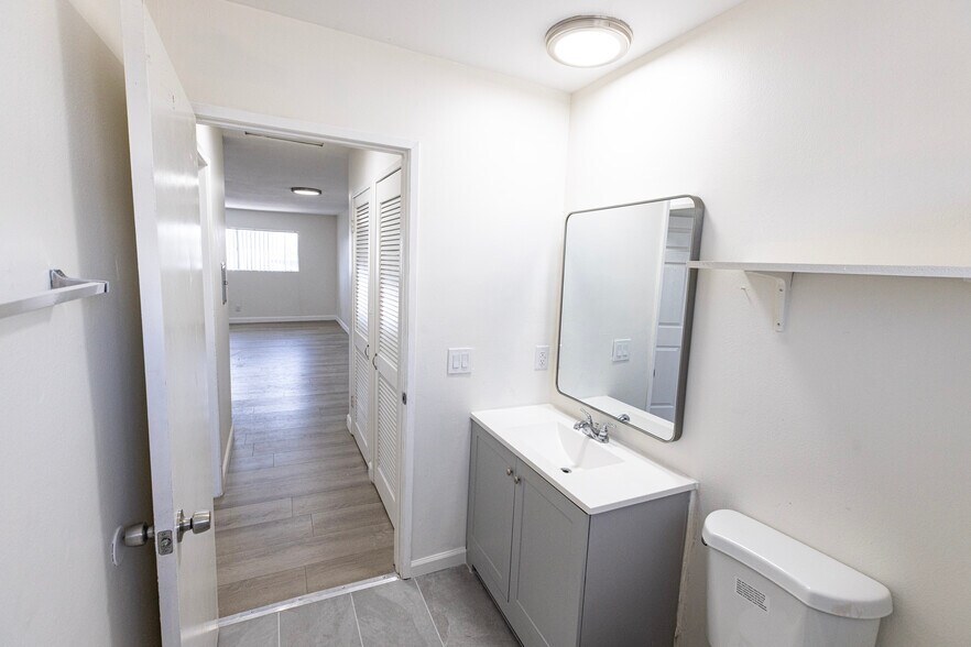 More Photos Of 6003 Craner Ave, North Hollywood Apartments For Sale