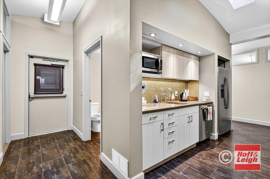 More Photos Of 4634 S Broadway, Englewood Medical For Sale