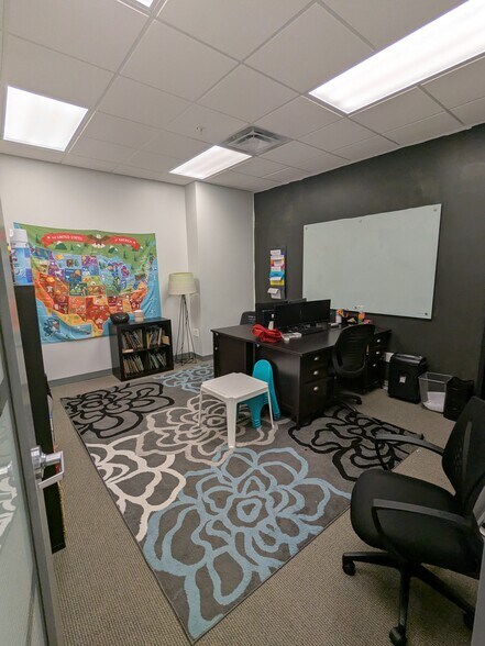 More Photos Of 7065 Westpointe Blvd, Orlando Loft Creative Space For Sale