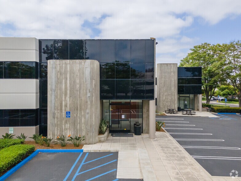 More Photos Of 1 Vanderbilt, Irvine Research And Development For Sale