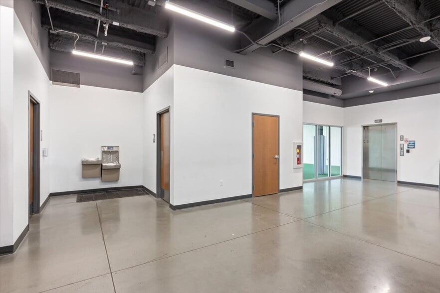 More Photos Of 3260 Mid America Dr, Council Bluffs Sports And Entertainment For Lease