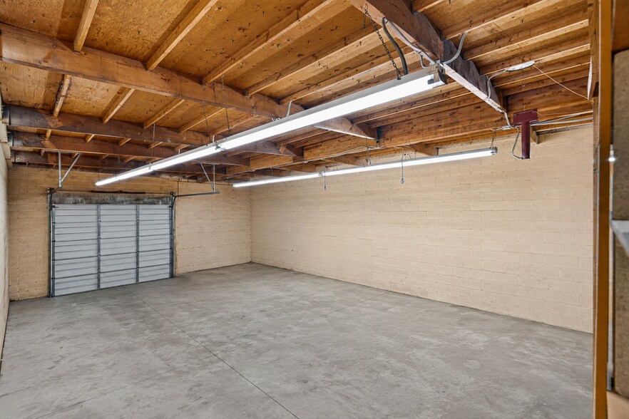 More Photos Of 8916 Corbin Ave, Northridge Freestanding For Lease