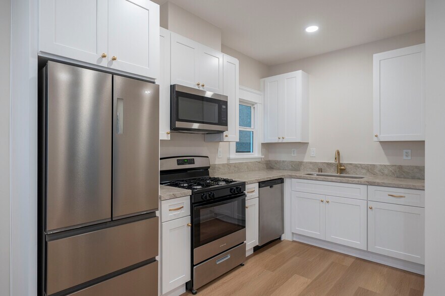 More Photos Of 1820 E 2nd St, Long Beach Apartments For Sale