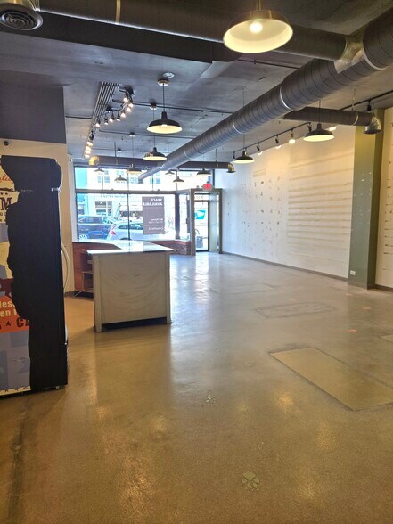 More Photos Of 5208 N Clark St, Chicago Apartments For Lease