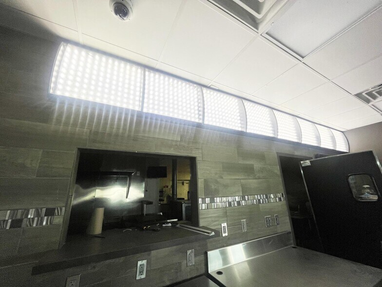 More Photos Of 527 E Highway 20, Valentine Fast Food For Sale