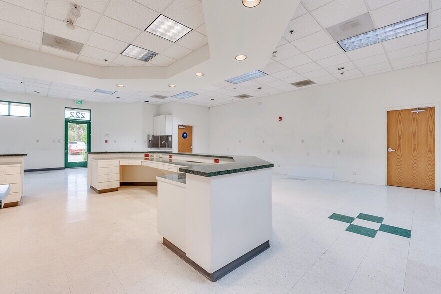 More Photos Of 222 I St, Los Banos Office For Lease