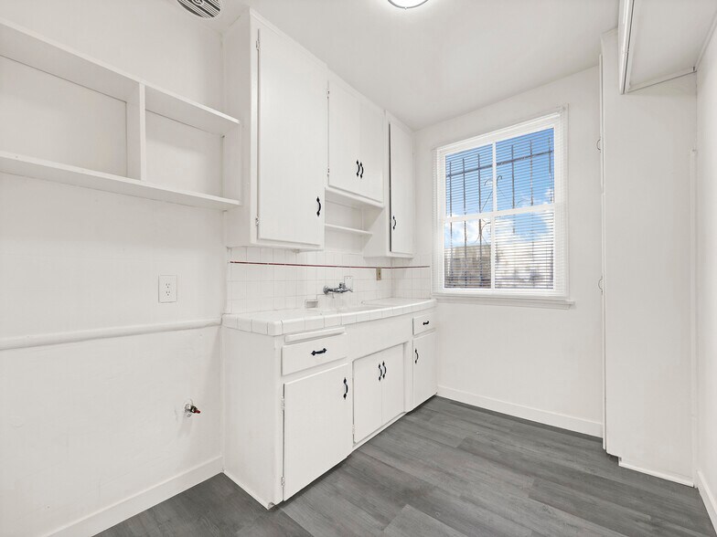 More Photos Of 1200 S Citrus Ave, Los Angeles Apartments For Sale