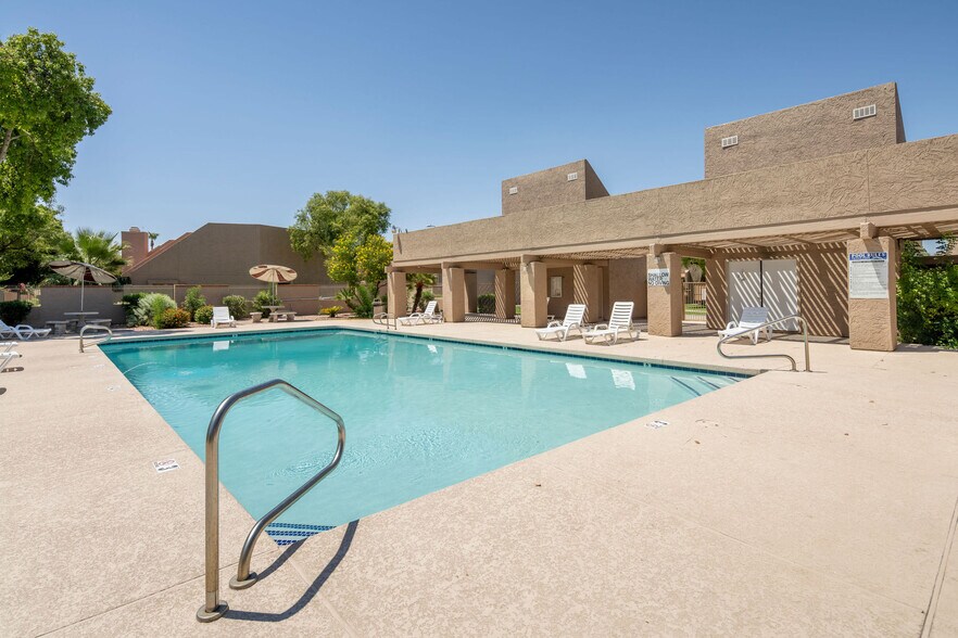 More Photos Of 7430-7448 N 43rd Dr, Glendale Apartments For Sale