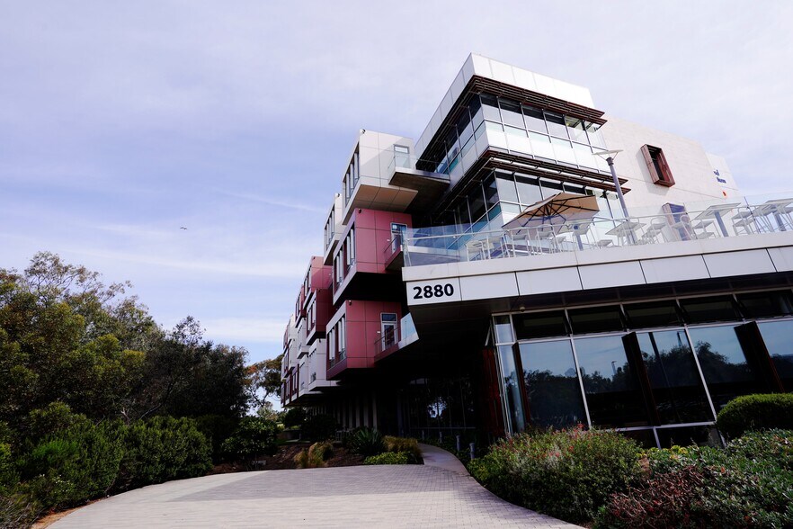 More Photos Of 2880 Torrey Pines Scenic Dr, La Jolla Research And Development For Lease