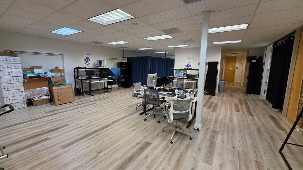 More Photos Of 900 E Campbell Ave, Campbell Office For Lease