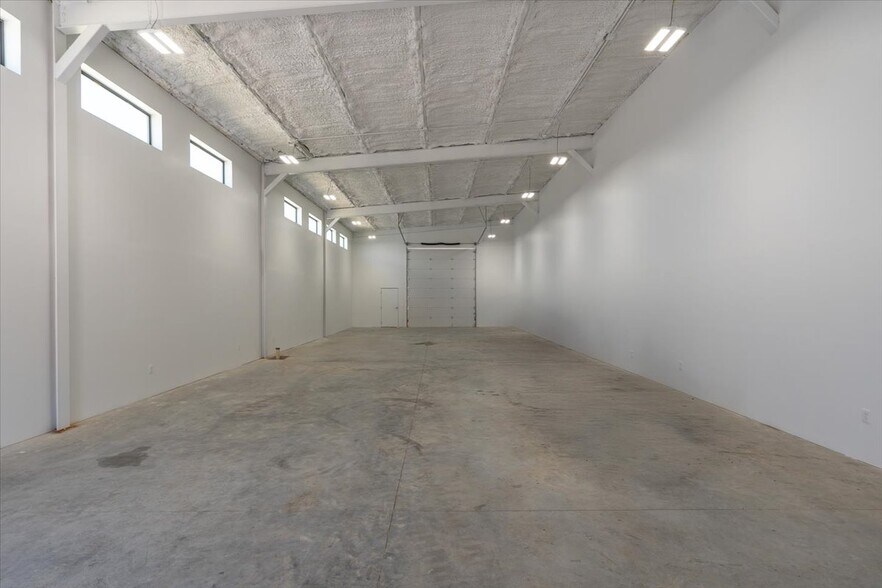 More Photos Of 9020 State Highway 21, Trenton Unknown For Lease