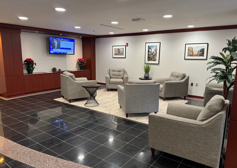 More Photos Of 1699 King St, Enfield Office For Lease