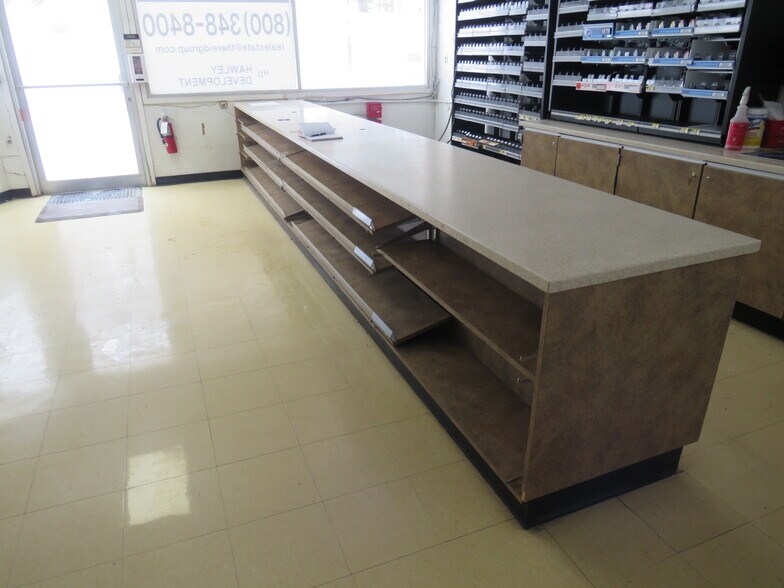 More Photos Of 256 Jackson Ave, Bradford Storefront For Sale