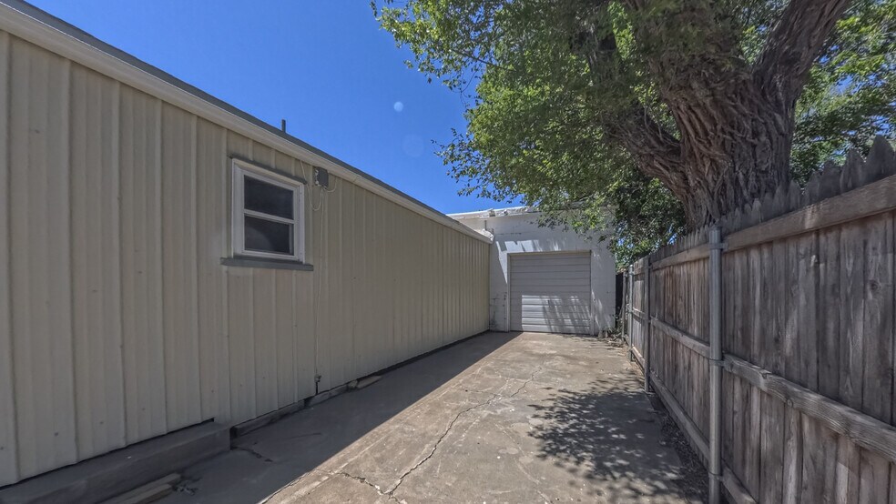 More Photos Of 1502 S Lipscomb St, Amarillo Light Distribution For Sale
