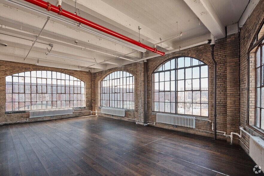 More Photos Of 890 Garrison Ave, Bronx Office For Sale