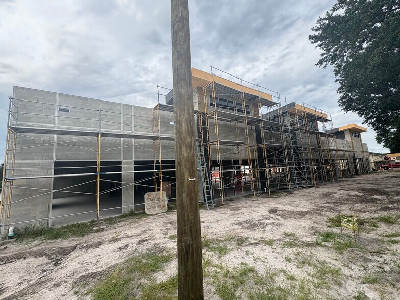 More Photos Of 2521 Partin Settlement Rd, Kissimmee General Retail For Lease