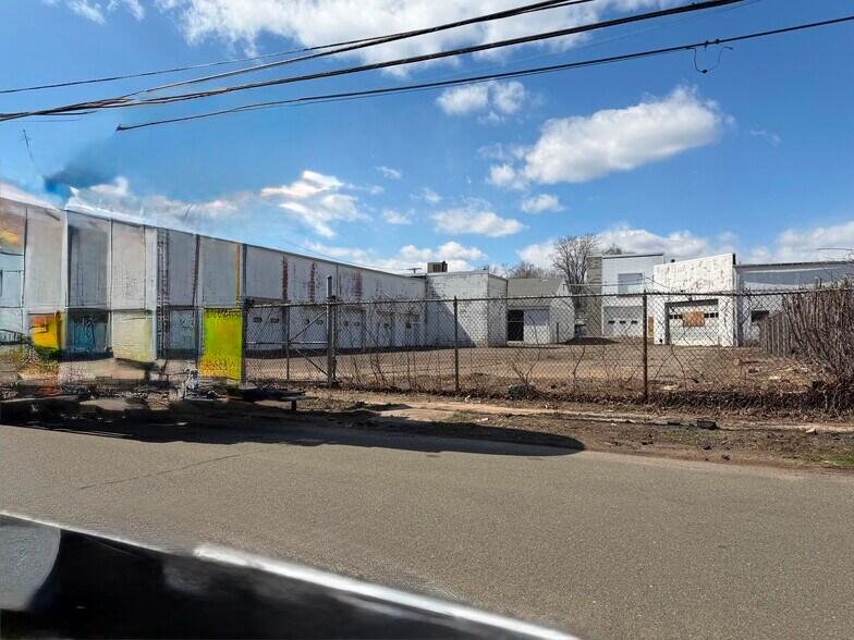 More Photos Of , Hamden General Retail For Sale