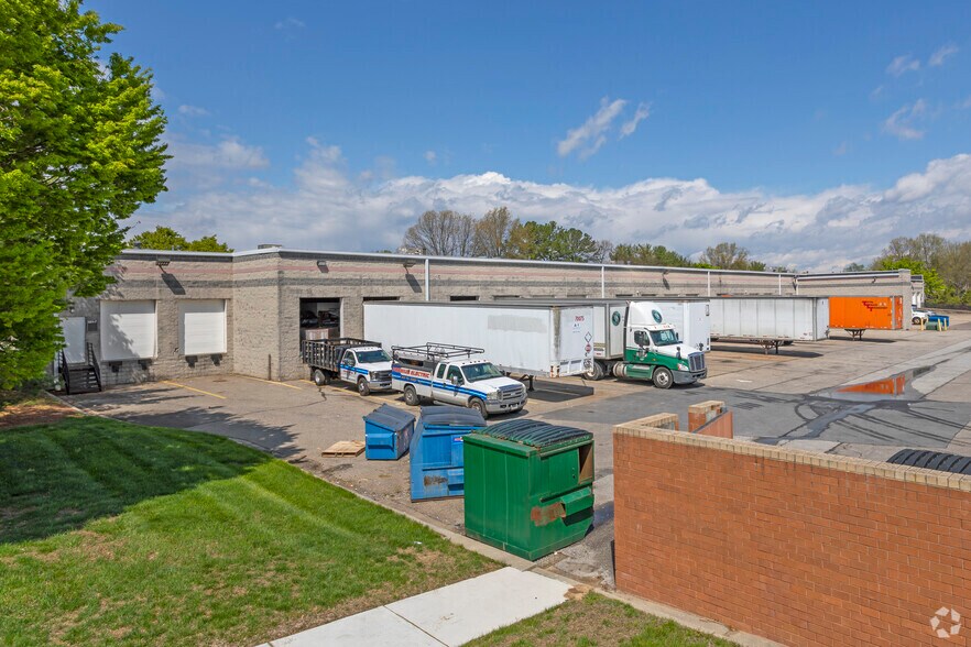 More Photos Of 910 Cromwell Park Dr, Glen Burnie Unknown For Lease