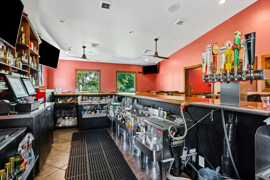 More Photos Of 5626 W Lincoln Hwy, Parkesburg Restaurant For Sale