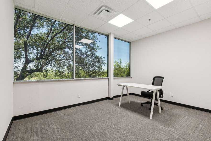 More Photos Of 4320 N Belt Line Rd, Irving Coworking Space