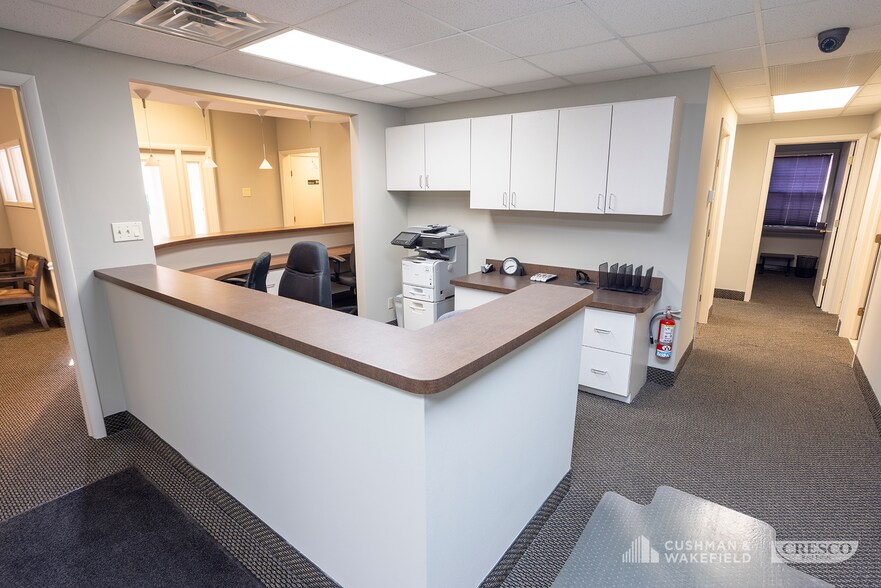 More Photos Of 252 E Broad St, Elyria Office For Sale