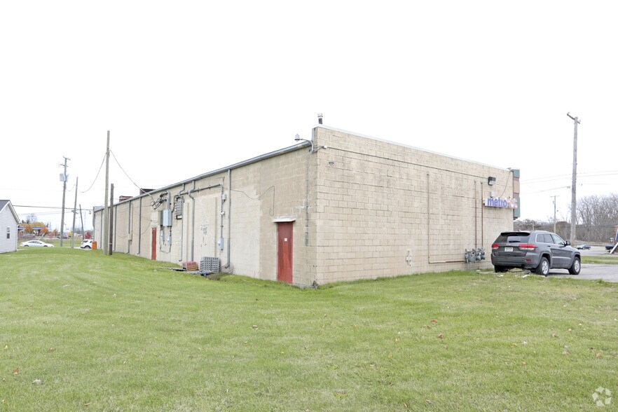 More Photos Of 57565-57575 Gratiot Ave, New Haven Freestanding For Lease