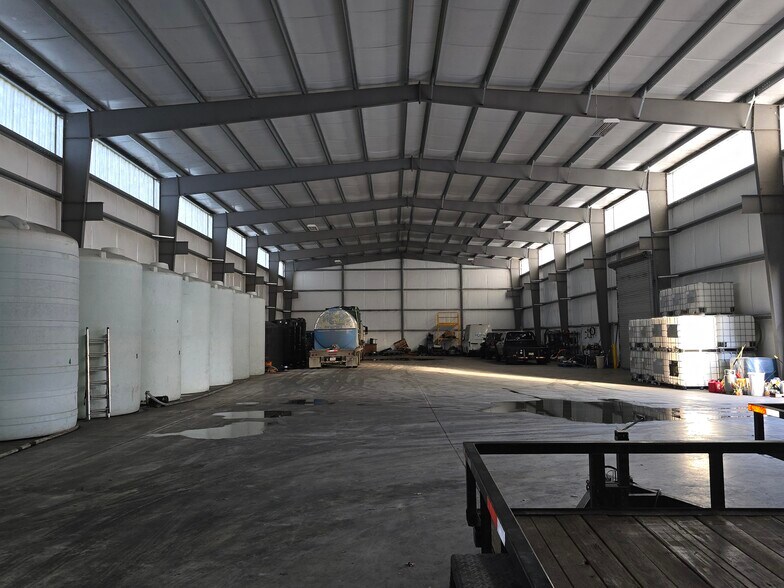More Photos Of 16310 Aldine Westfield Rd, Houston Warehouse For Sale