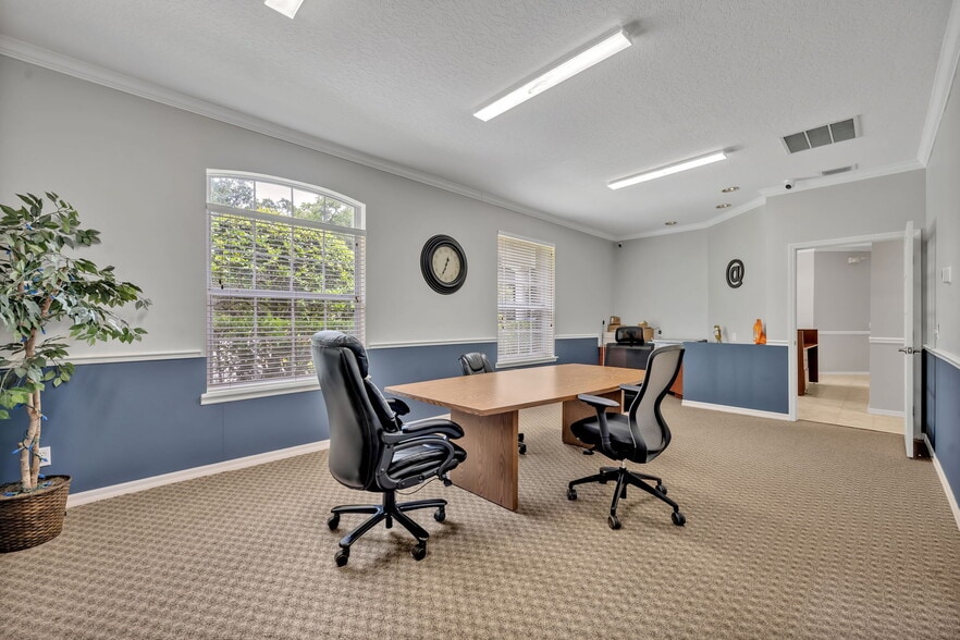 More Photos Of 820 Clark St, Oviedo Office For Sale