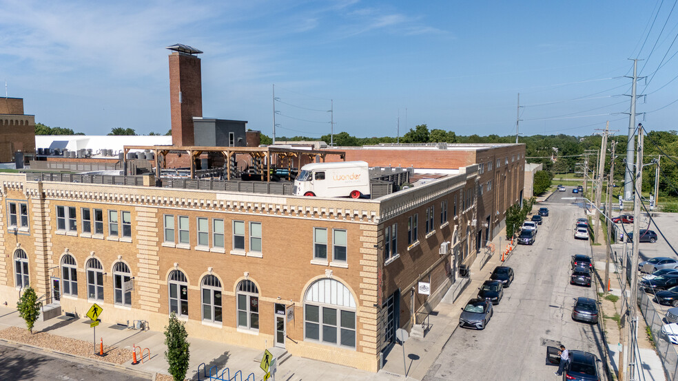 Primary Photo Of 1108 E 30th St, Kansas City Apartments For Lease