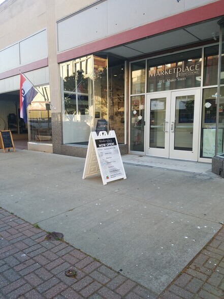 More Photos Of 127-133 E Market St, Sandusky Storefront For Lease