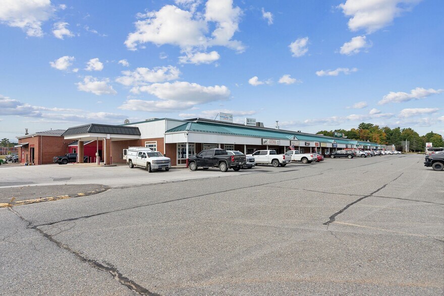 More Photos Of 248 State St, Ellsworth Department Store For Lease