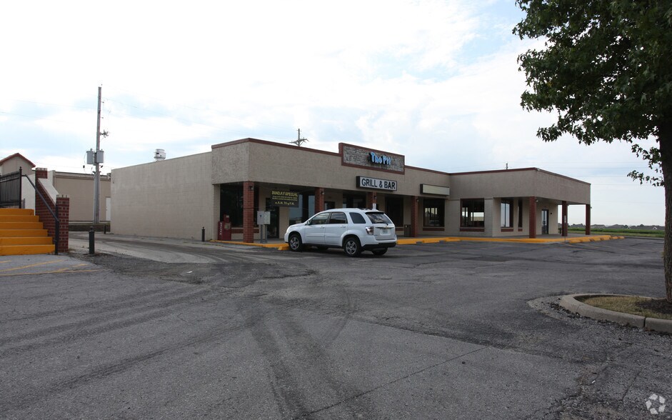 More Photos Of 1236-1298 Foxridge Dr, Raymore Unknown For Lease