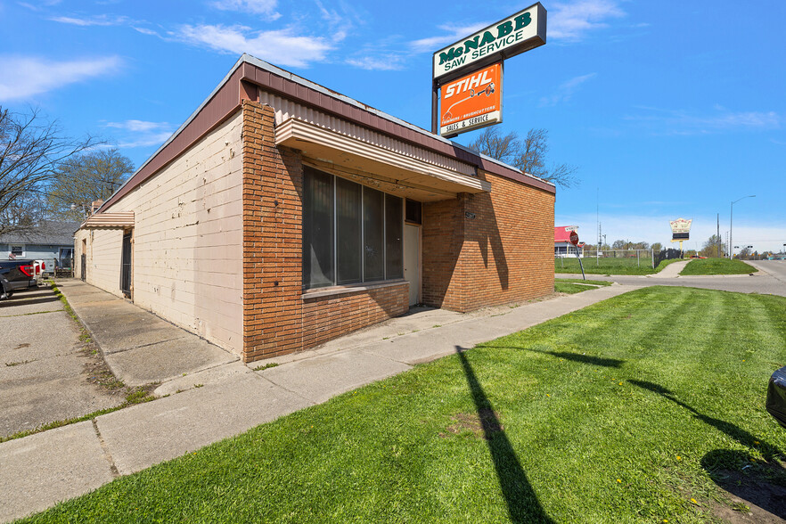 Primary Photo Of 1345 Baldwin Ave, Pontiac Warehouse For Sale