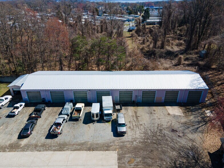 More Photos Of 14401 Pine Ln, Woodbridge Warehouse For Sale
