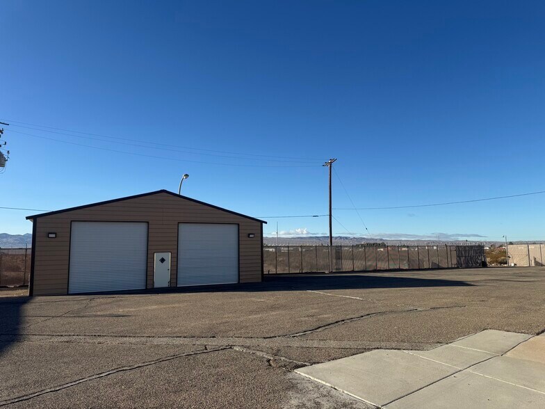 Primary Photo Of 36184 1st St, Yermo Warehouse For Lease