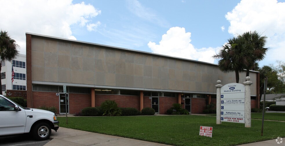 More Photos Of 2601 Parkwood Dr, Brunswick Medical For Lease