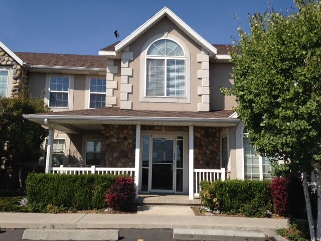 More Photos Of 1390-1416 W State Rd, Pleasant Grove Office For Sale