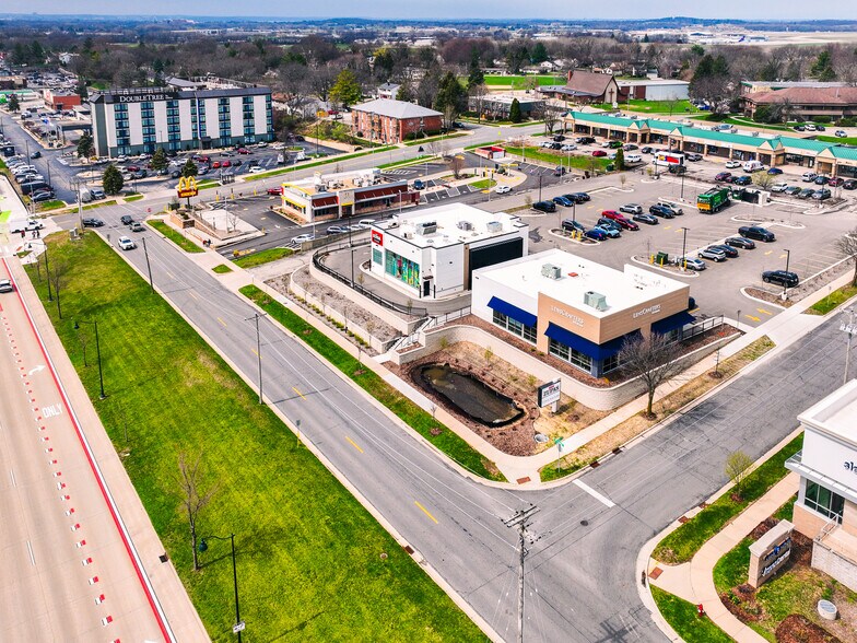 More Photos Of 4518 E Washington Ave, Madison General Retail For Sale