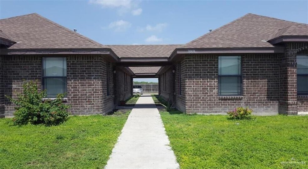 Primary Photo Of 3008 E Diamondhead Ave, Alton Apartments For Sale