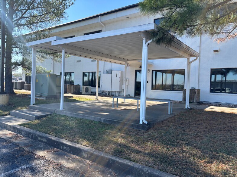 More Photos Of 7501 Jenny Lind Rd, Fort Smith Office For Sale