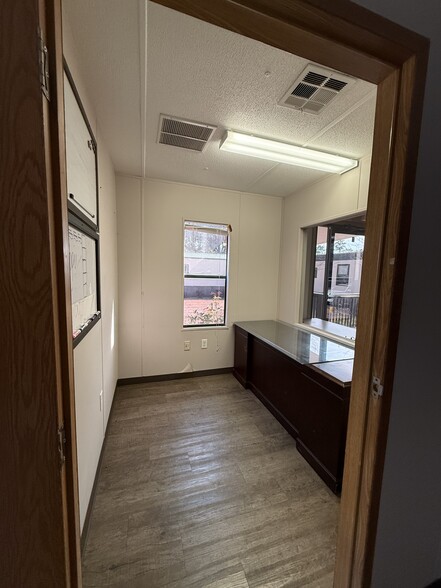 More Photos Of 1128 Dean Forest Rd, Savannah Office For Lease