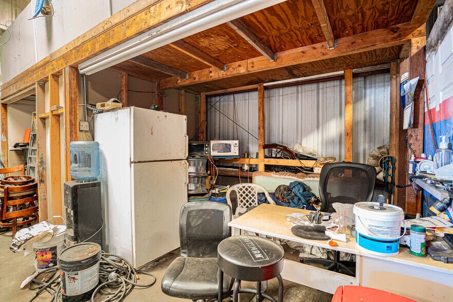 More Photos Of 180 Dr J A Wiltshire Ave E, Lake Wales Warehouse For Sale