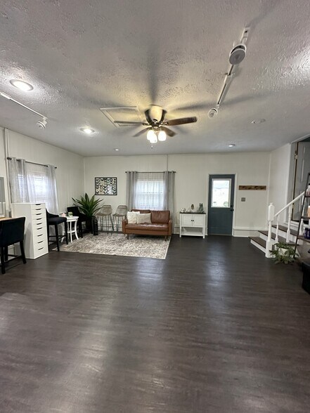 More Photos Of 2600 N Park Rd, Connersville Flex For Sale