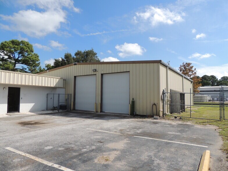 More Photos Of 2311 Whitfield Industrial Way, Sarasota Warehouse For Sale
