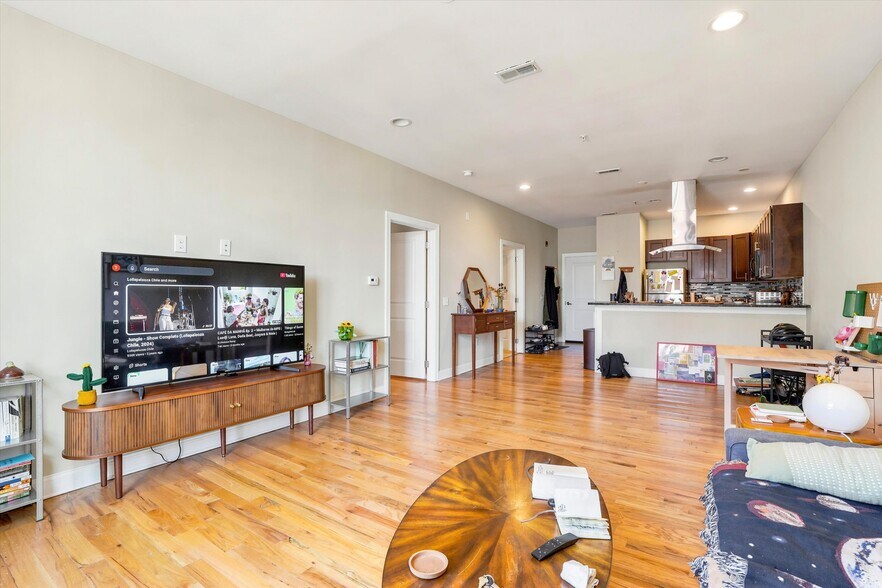 More Photos Of 1400-1414 S Darien St, Philadelphia Auto Repair For Sale