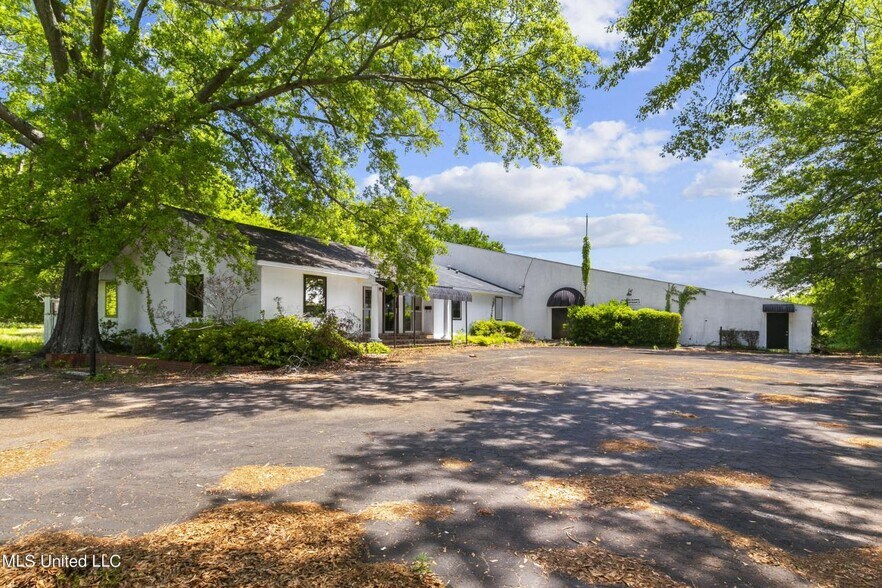 More Photos Of 916 Foley St, Jackson Industrial For Sale